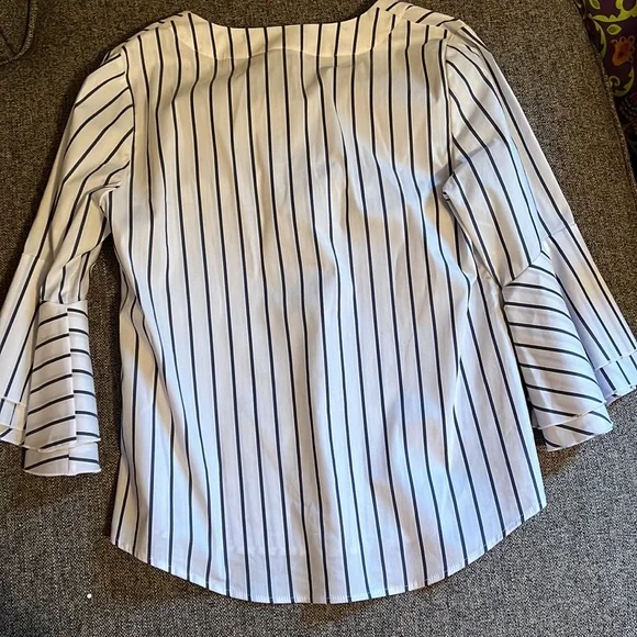 Brand new White House Black Market Blouse - Picture 3 of 3